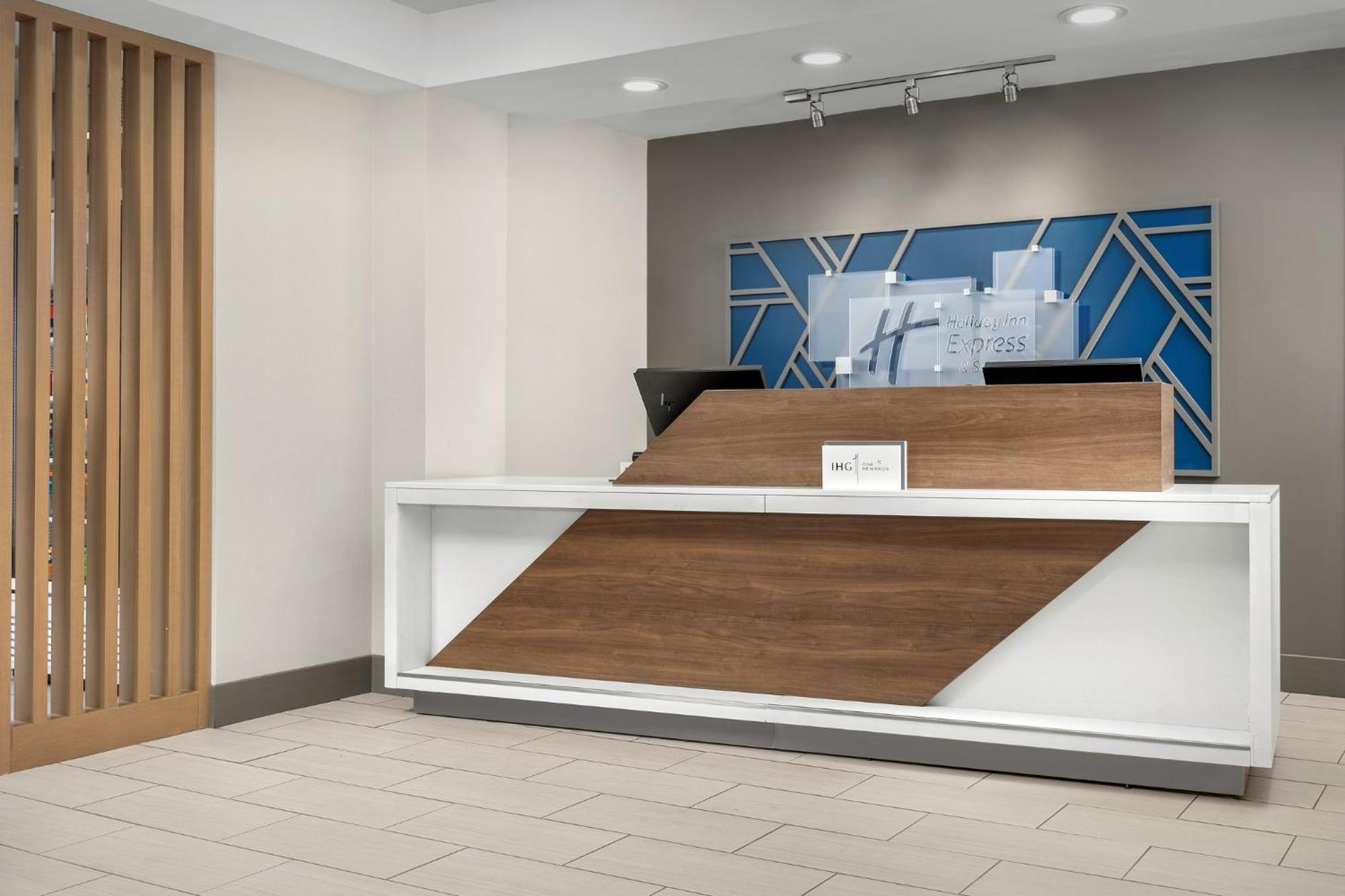 Holiday Inn Express Hotel & Suites Greensboro - Airport Area By Ihg Dış mekan fotoğraf