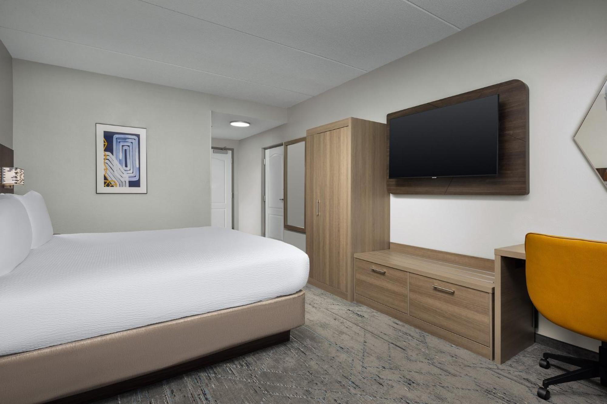 Holiday Inn Express Hotel & Suites Greensboro - Airport Area By Ihg Dış mekan fotoğraf