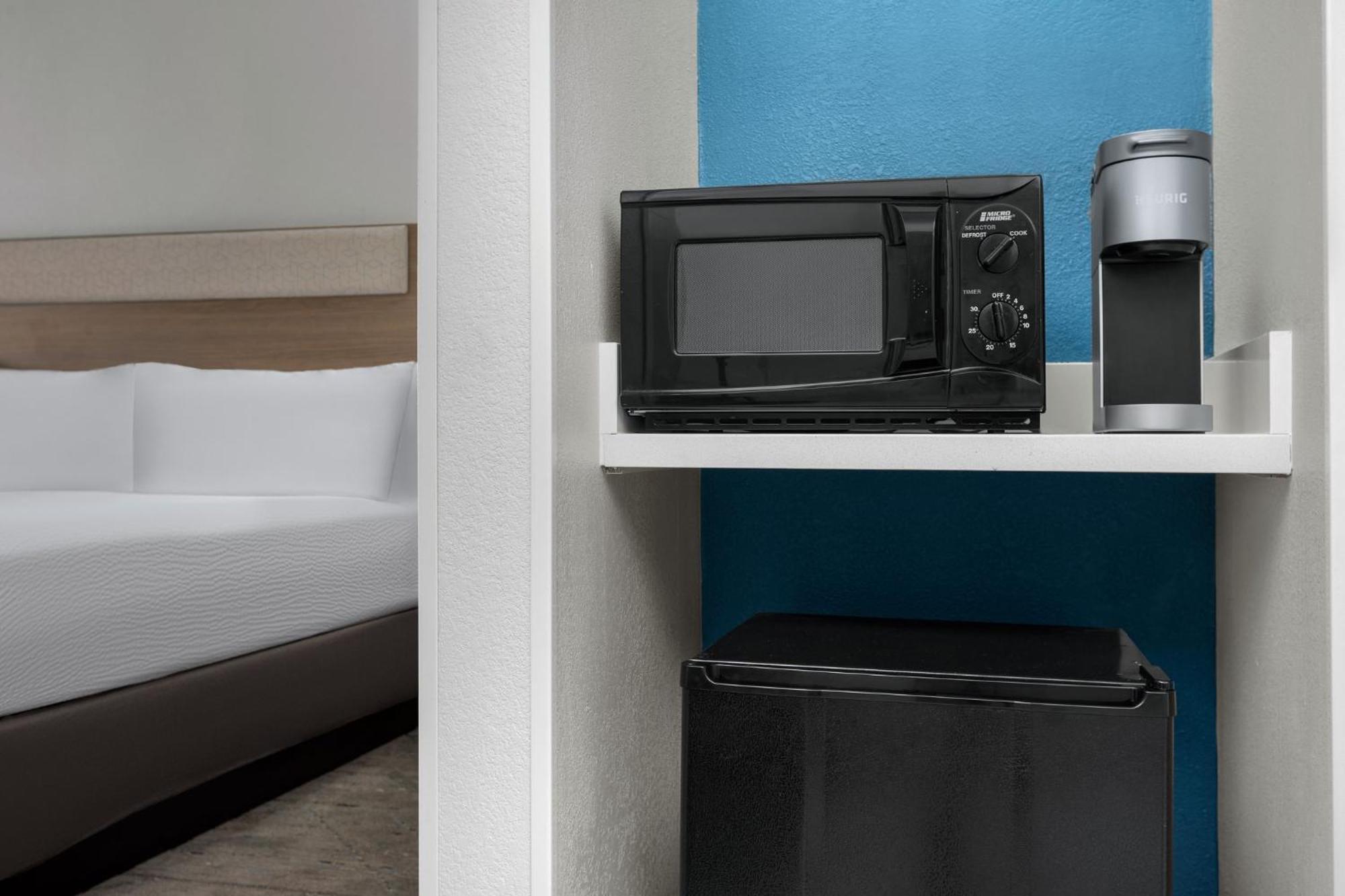 Holiday Inn Express Hotel & Suites Greensboro - Airport Area By Ihg Dış mekan fotoğraf