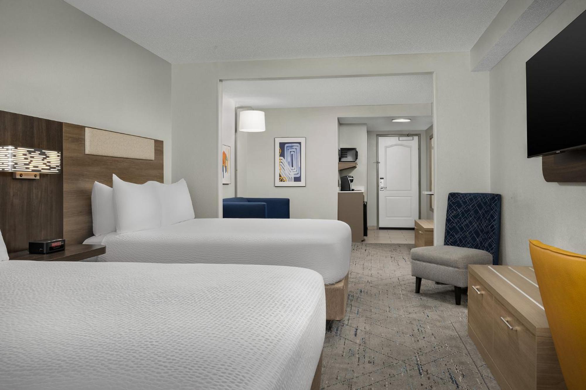 Holiday Inn Express Hotel & Suites Greensboro - Airport Area By Ihg Dış mekan fotoğraf