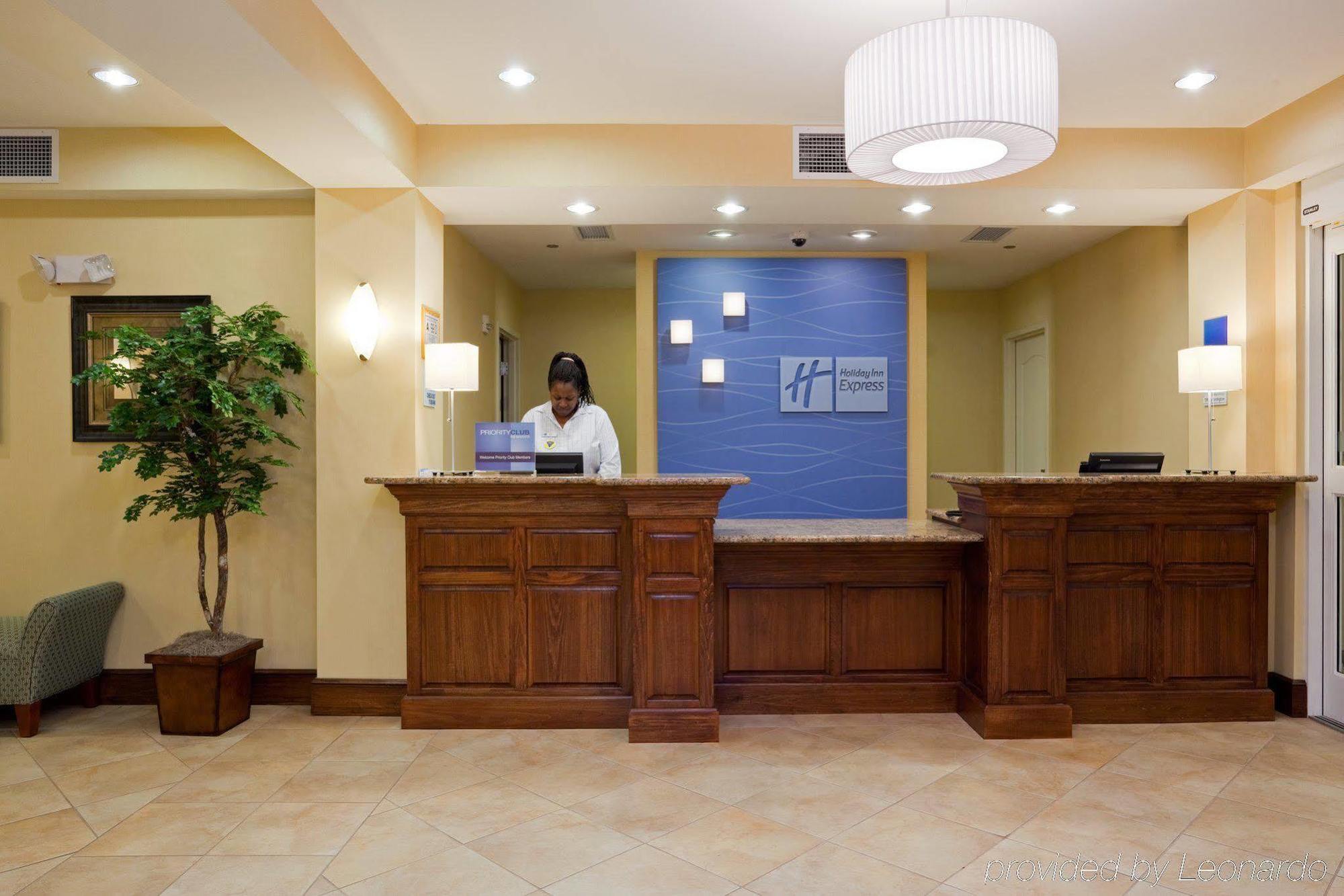 Holiday Inn Express Hotel & Suites Greensboro - Airport Area By Ihg Dış mekan fotoğraf