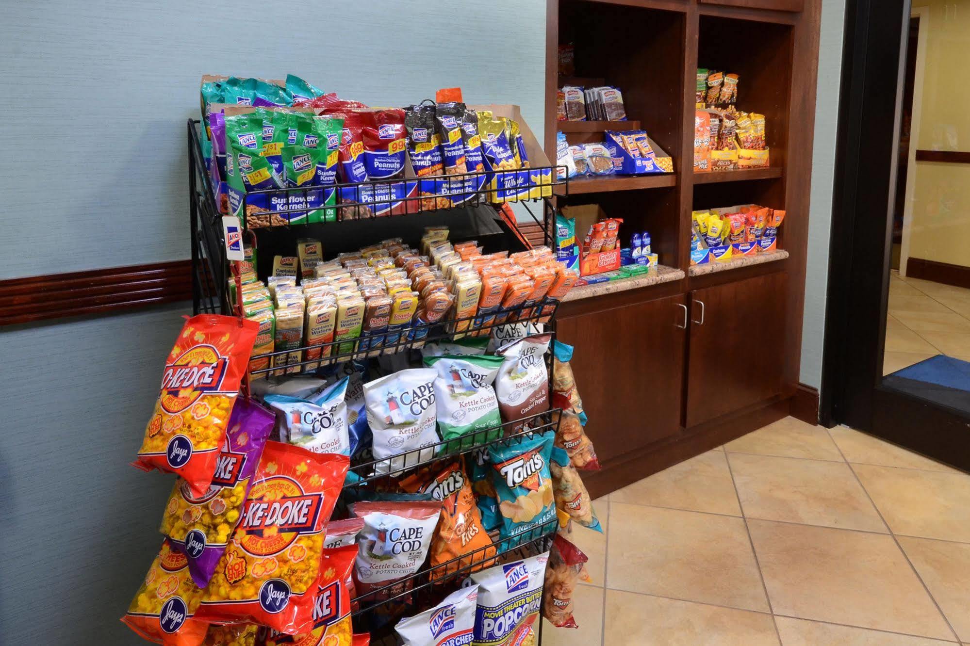 Holiday Inn Express Hotel & Suites Greensboro - Airport Area By Ihg Dış mekan fotoğraf