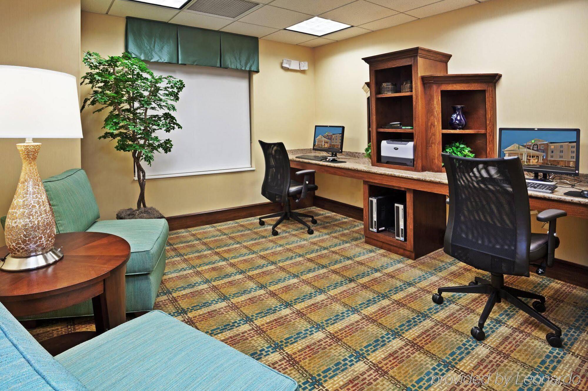 Holiday Inn Express Hotel & Suites Greensboro - Airport Area By Ihg Dış mekan fotoğraf