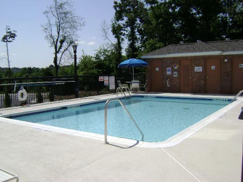 Holiday Inn Express Hotel & Suites Greensboro - Airport Area By Ihg Dış mekan fotoğraf